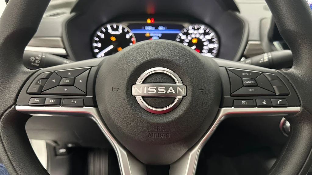 New 2026 White Nissan 2.5 SV image 14