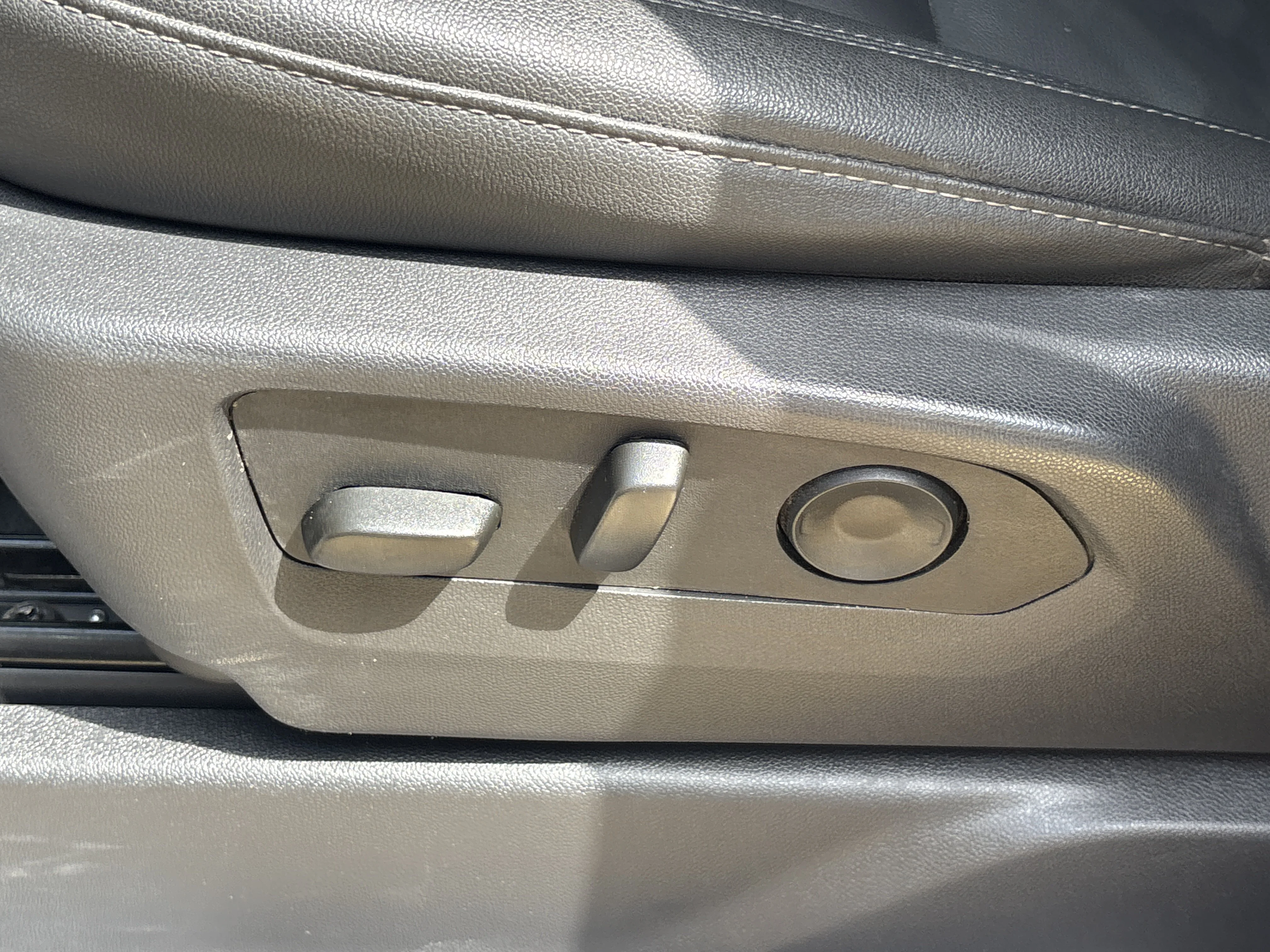 Used 2025 Summit White Chevrolet LT Trail Boss image 21