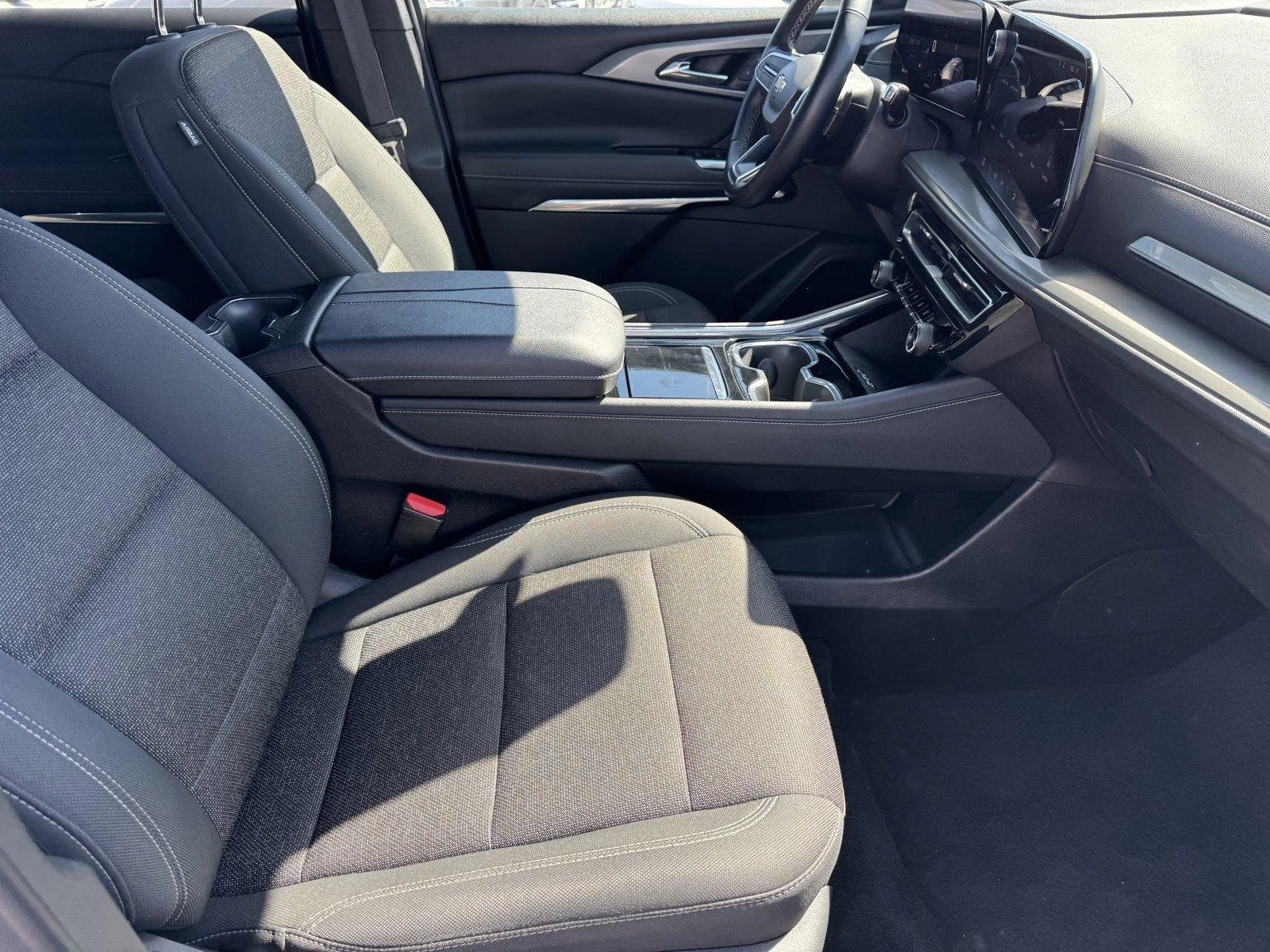 Used 2024 Summit White Chevrolet LT image 8