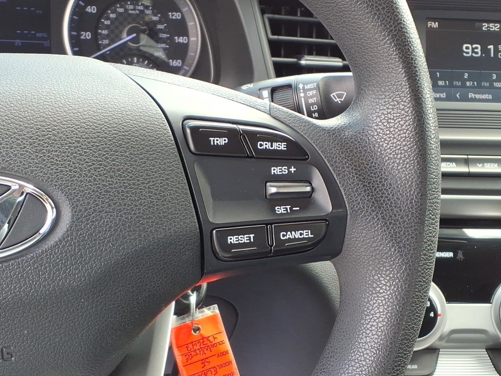 Used 2019 Quartz White Pearl Hyundai SE image 11