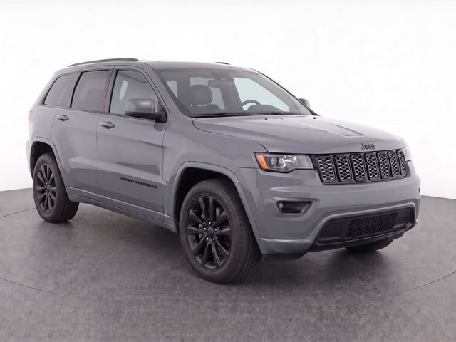 Used 2020 Sting-gray Clearcoat Jeep Altitude image 1