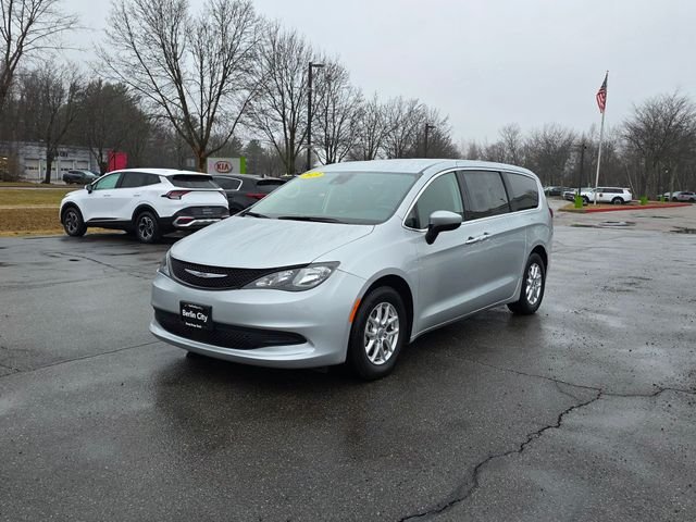 Used 2023 Silver Mist Clearcoat Chrysler LX image 4
