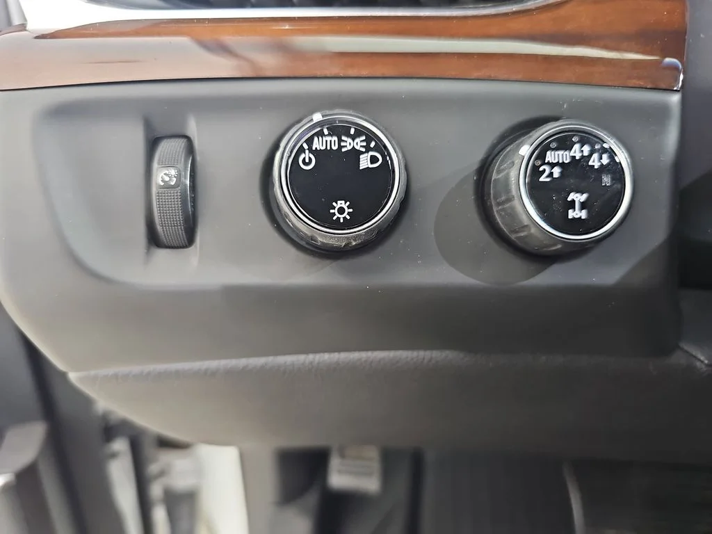 Used 2018 White Cadillac Luxury image 32