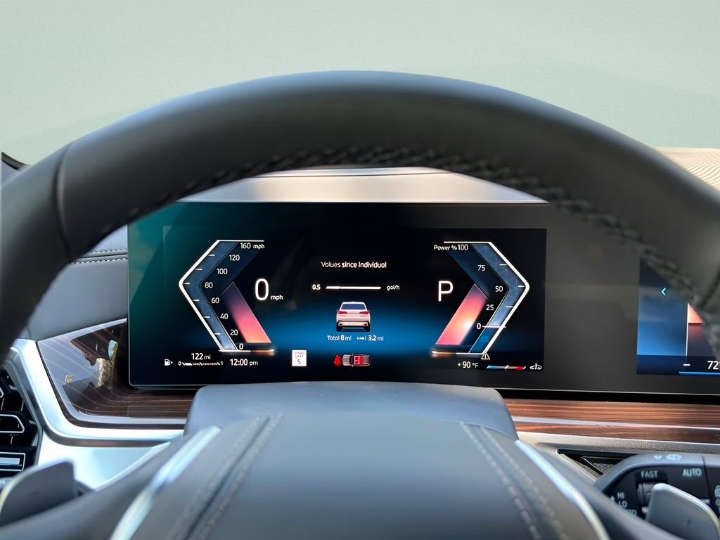 New 2026 Mineral White Metallic BMW sDrive40i image 15