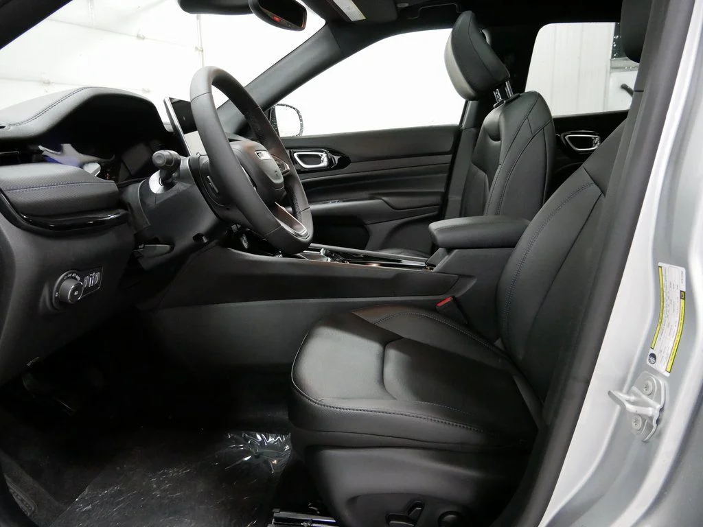 2025 Jeep Compass Limited - Photo 6