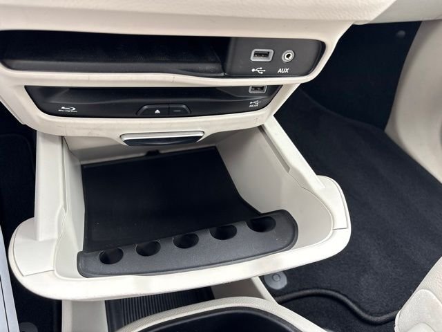 Used 2019 Crystal Metallic Chrysler Touring L Plus image 20