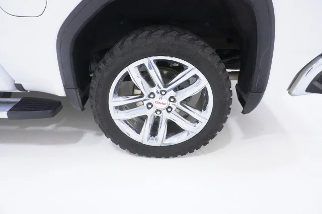 Used 2024 INTERSTELLAR WHITE GMC SLT image 12