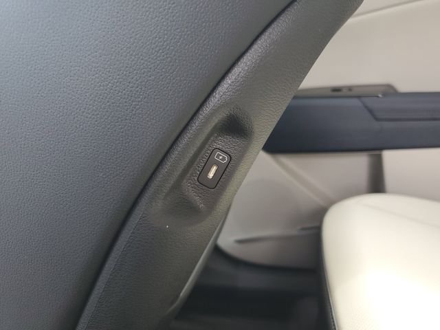 2025 Kia Sportage EX Hybrid - Photo 11