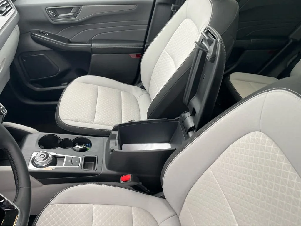 Used 2025 Gray Ford Active image 28