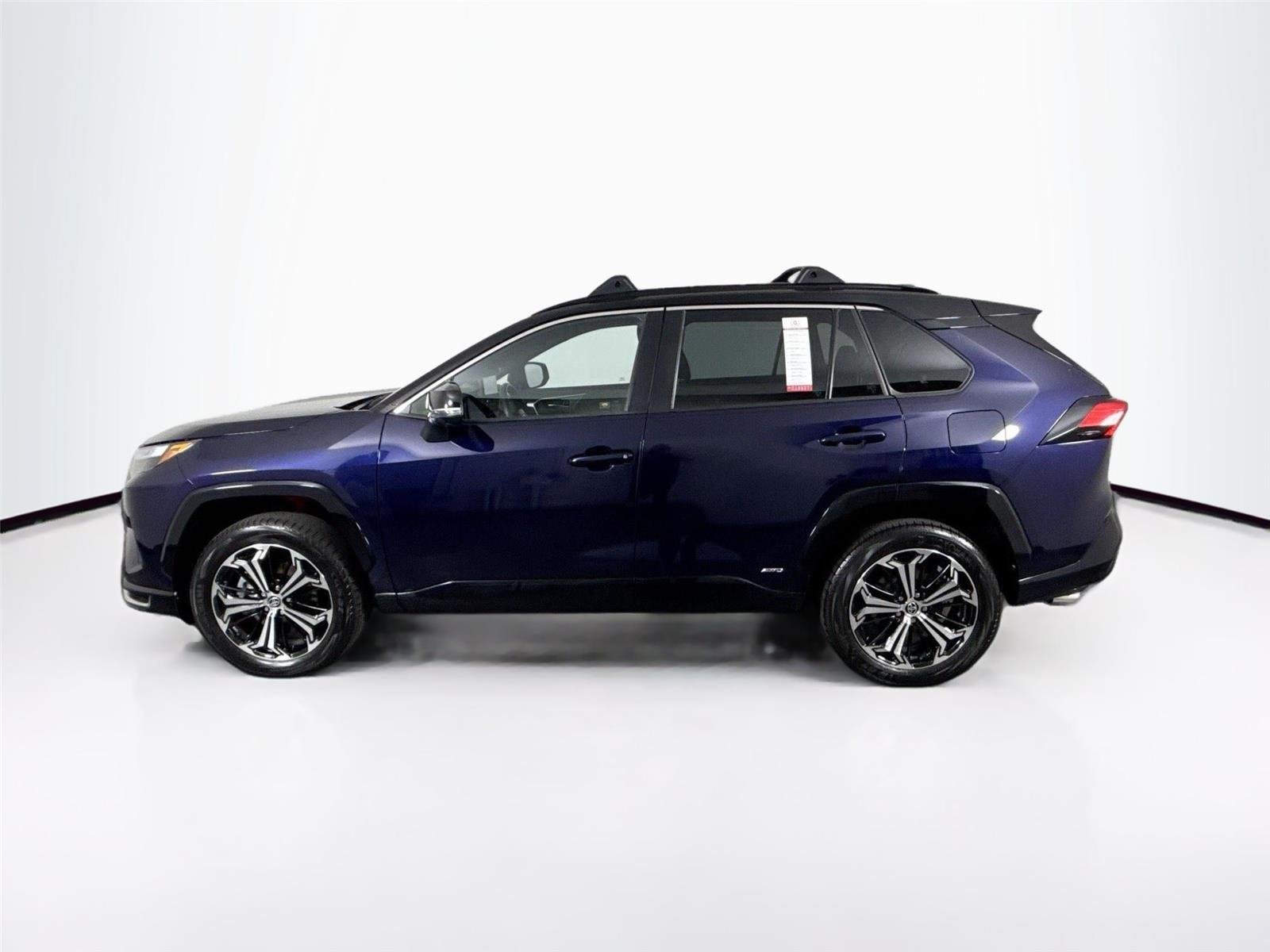2025 Toyota RAV4 XSE - Photo 14