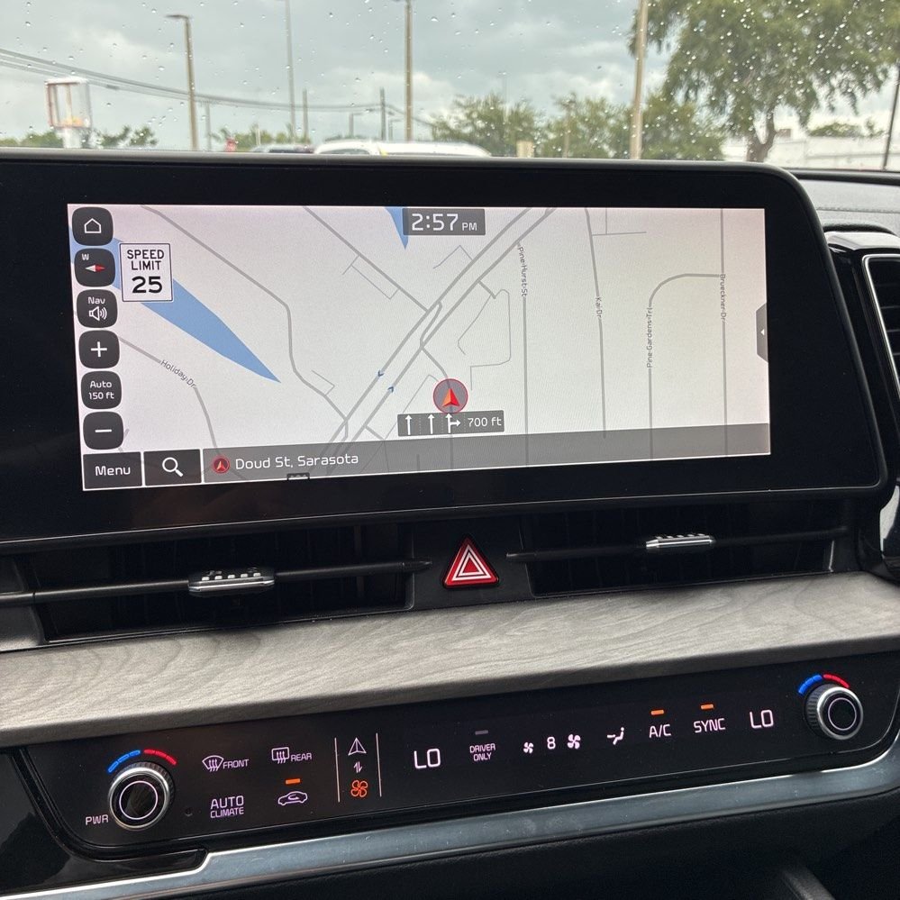 Used 2023 Green Kia X-Line image 19