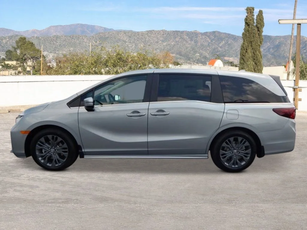 2026 Honda Odyssey Touring - Photo 2