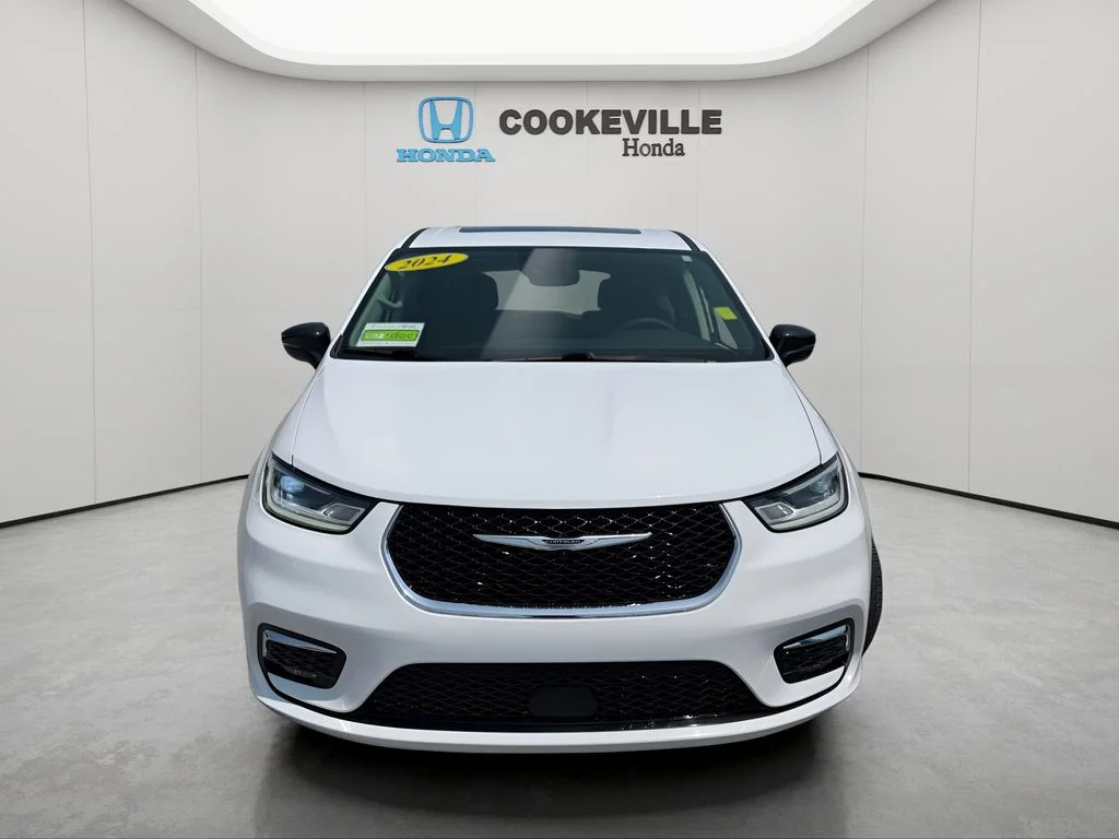Used 2024 Bright White Clearcoat Chrysler Limited image 4