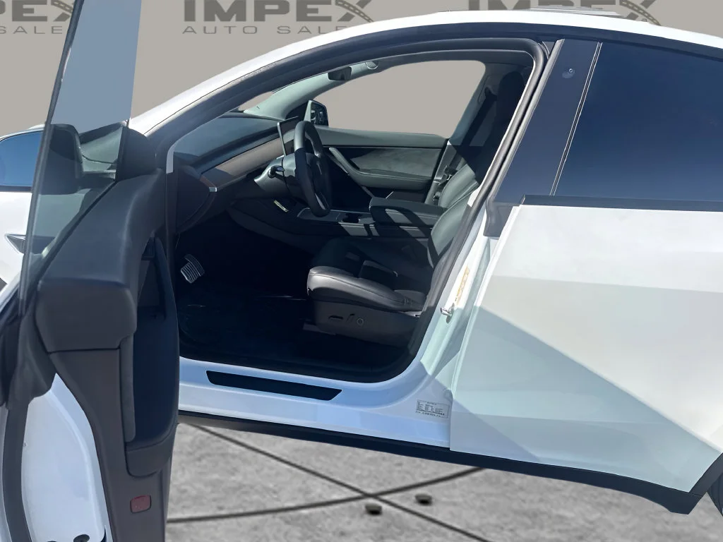 Used 2022 White Tesla Performance image 10