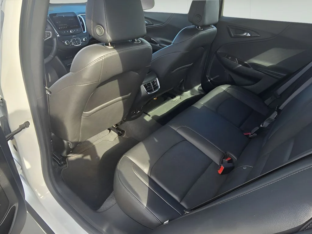 Used 2024 Summit White Chevrolet LT image 15