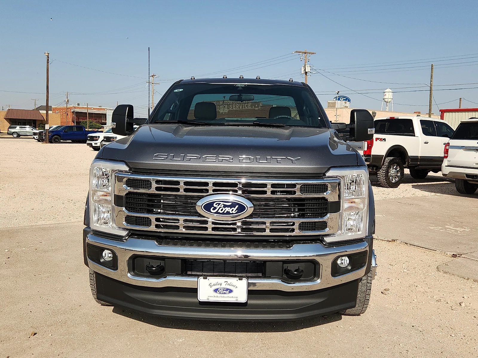 New 2027 Carbonized Gray Metallic Ford XLT image 2