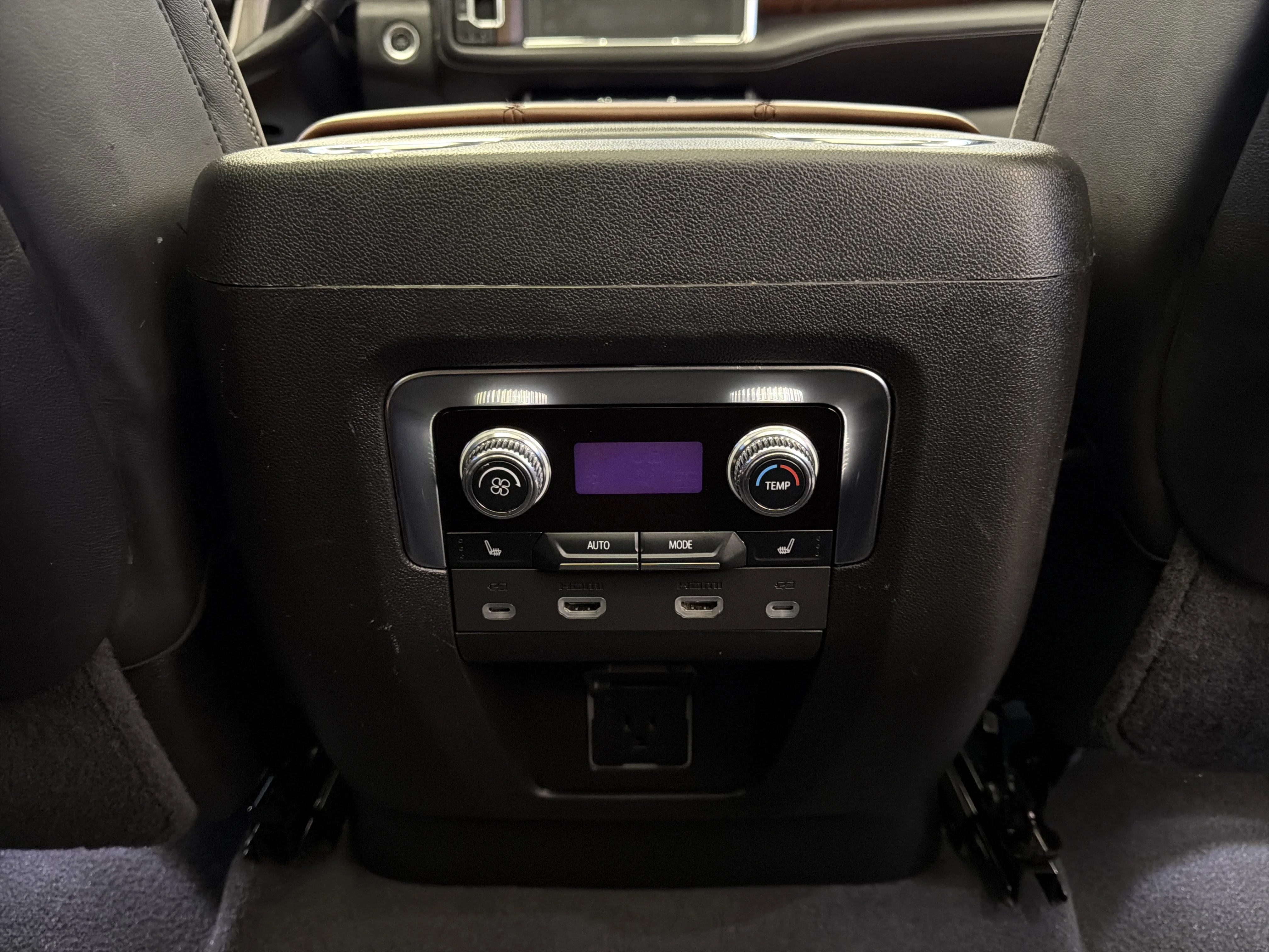 Used 2023 White Frost Tricoat GMC Denali Ultimate image 30