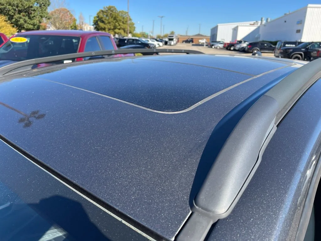 Used 2017 Gray Ford SE image 3