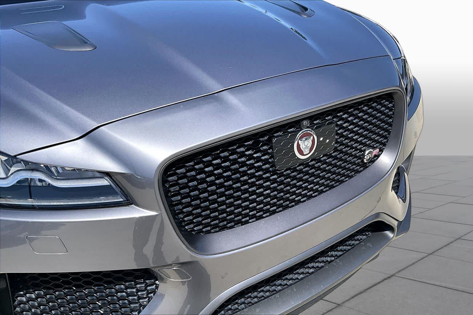 Used 2020 Eiger Grey Metallic Jaguar SVR image 29
