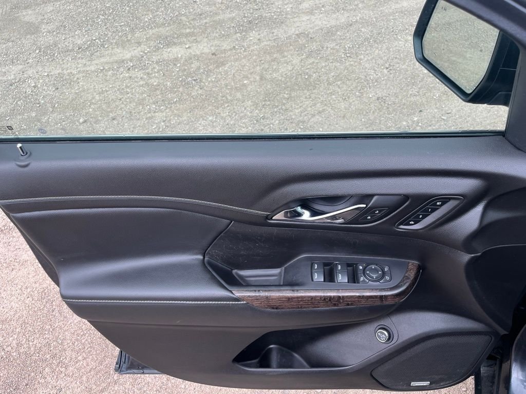 Used 2022 Hunter Green GMC Denali image 16