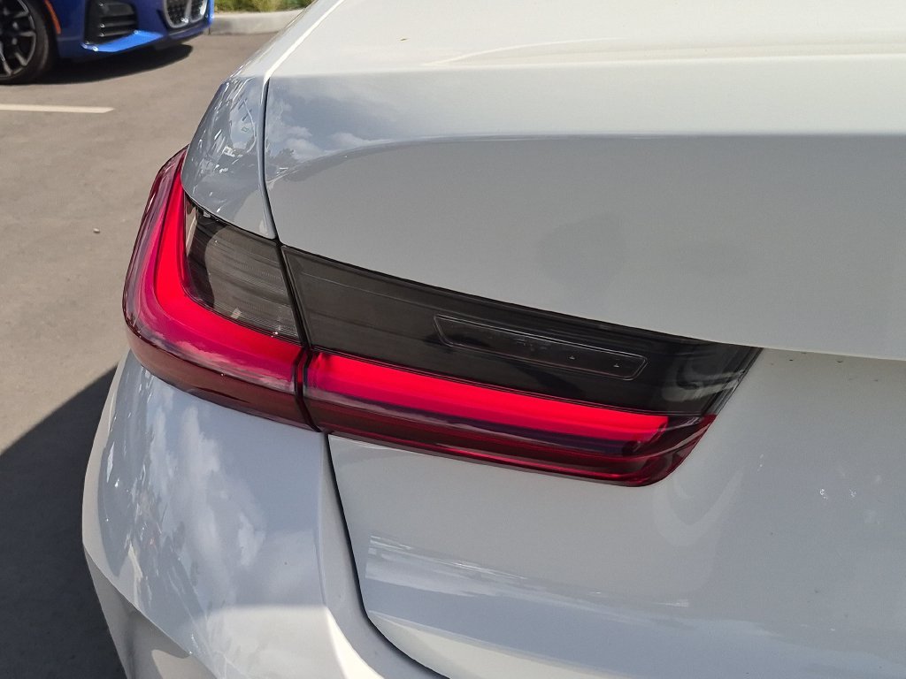 Used 2025 Alpine White BMW 330i image 25