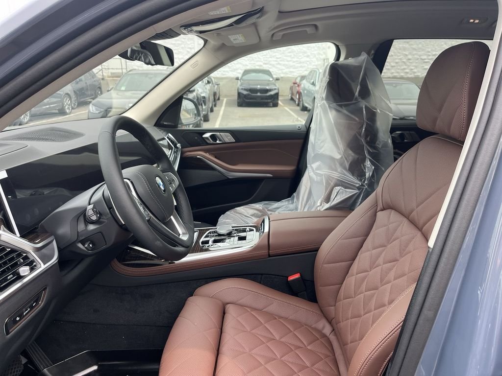 New 2027 Copper Metallic BMW xDrive40i image 11