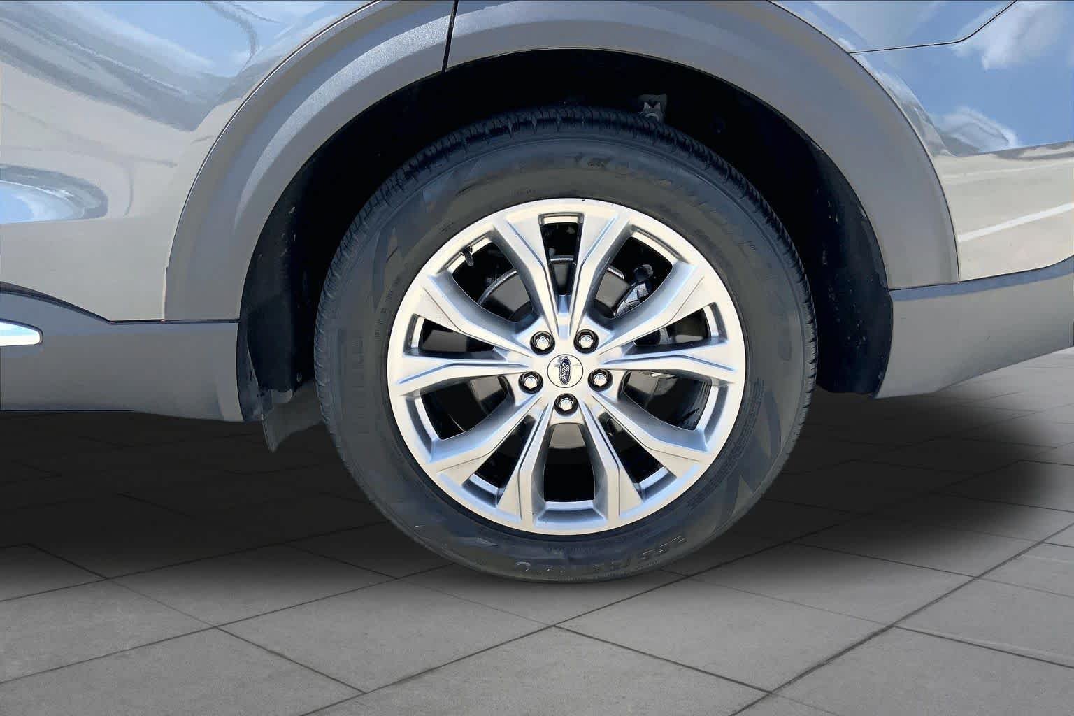 Used 2020 Magnetic Metallic Ford Limited image 11