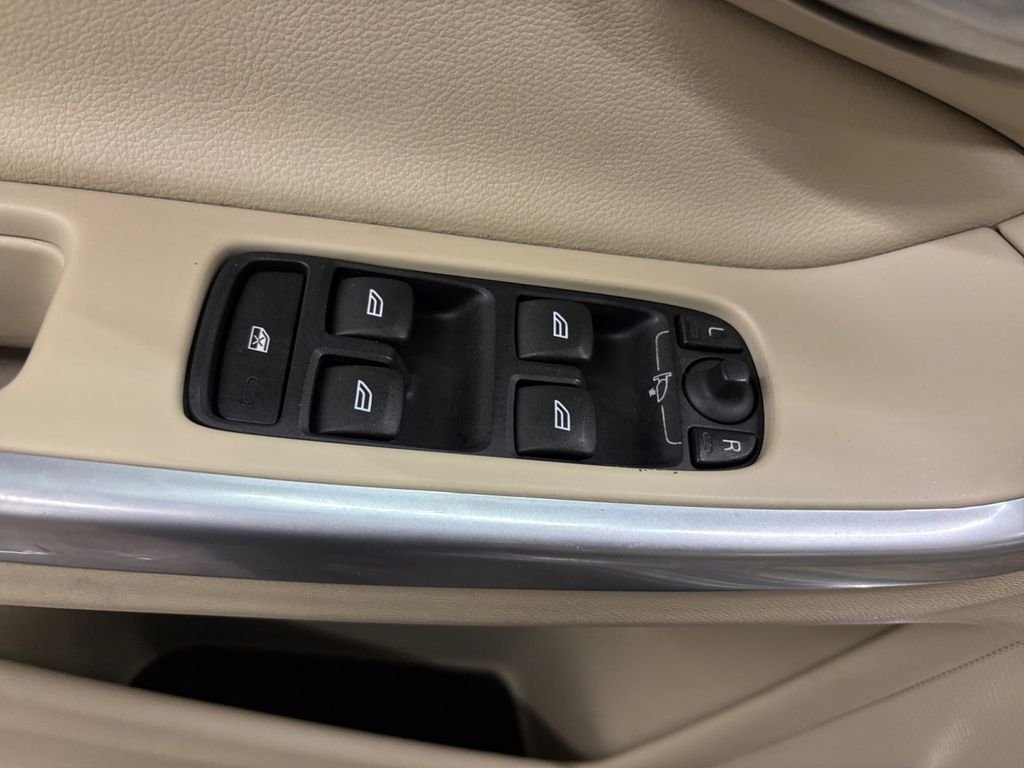 Used 2015 Seashell Metallic Volvo T5 Premier image 13