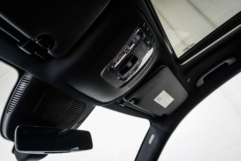 Used 2025 Black Mercedes-Benz GLE 450e image 29