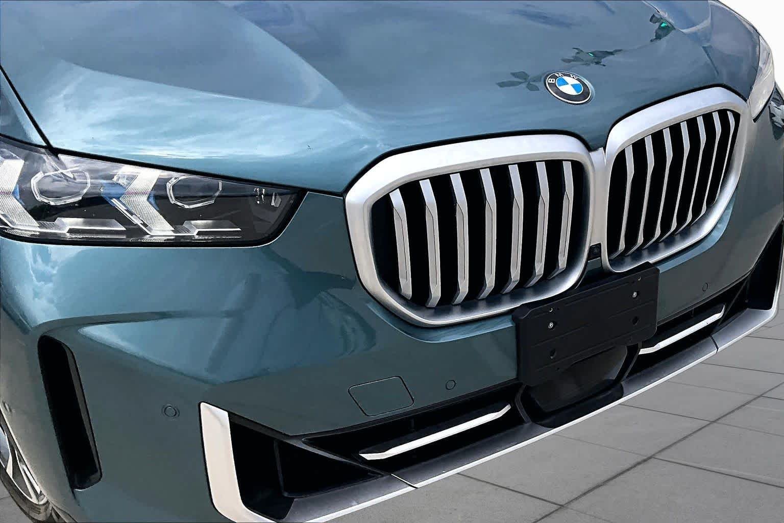 Used 2025 Blue Ridge Mountain Metallic BMW sDrive40i image 28