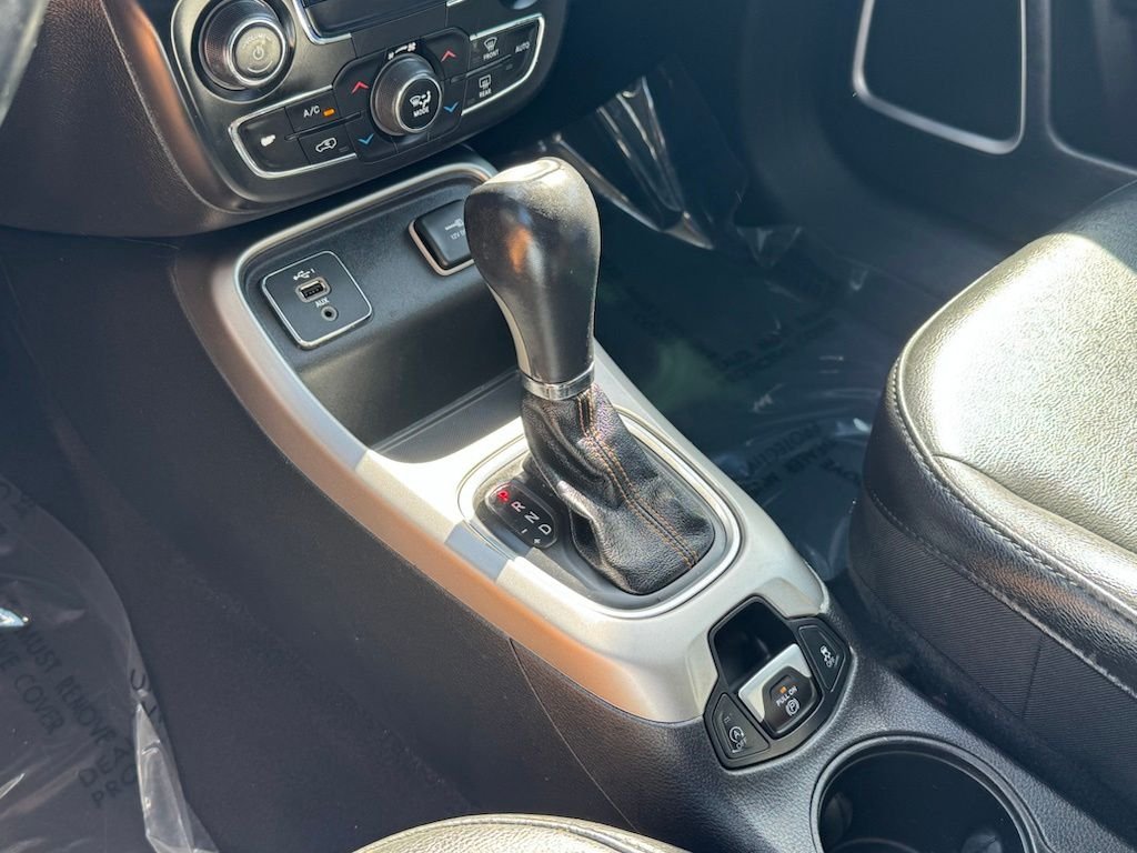Used 2020 Red Line Jeep Latitude image 15