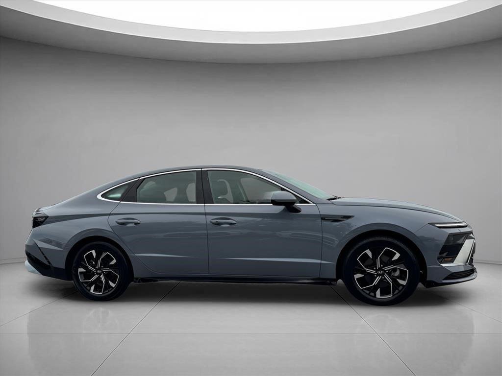 Used 2025 Transmission Blue Hyundai SEL image 4