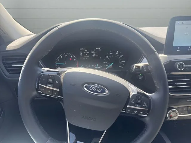 Used 2022 Blue Ford SE image 13