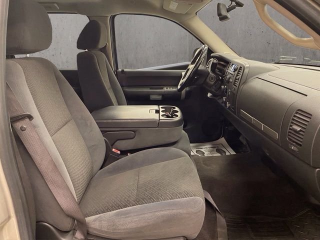 Used 2008 Silver Chevrolet LT image 19