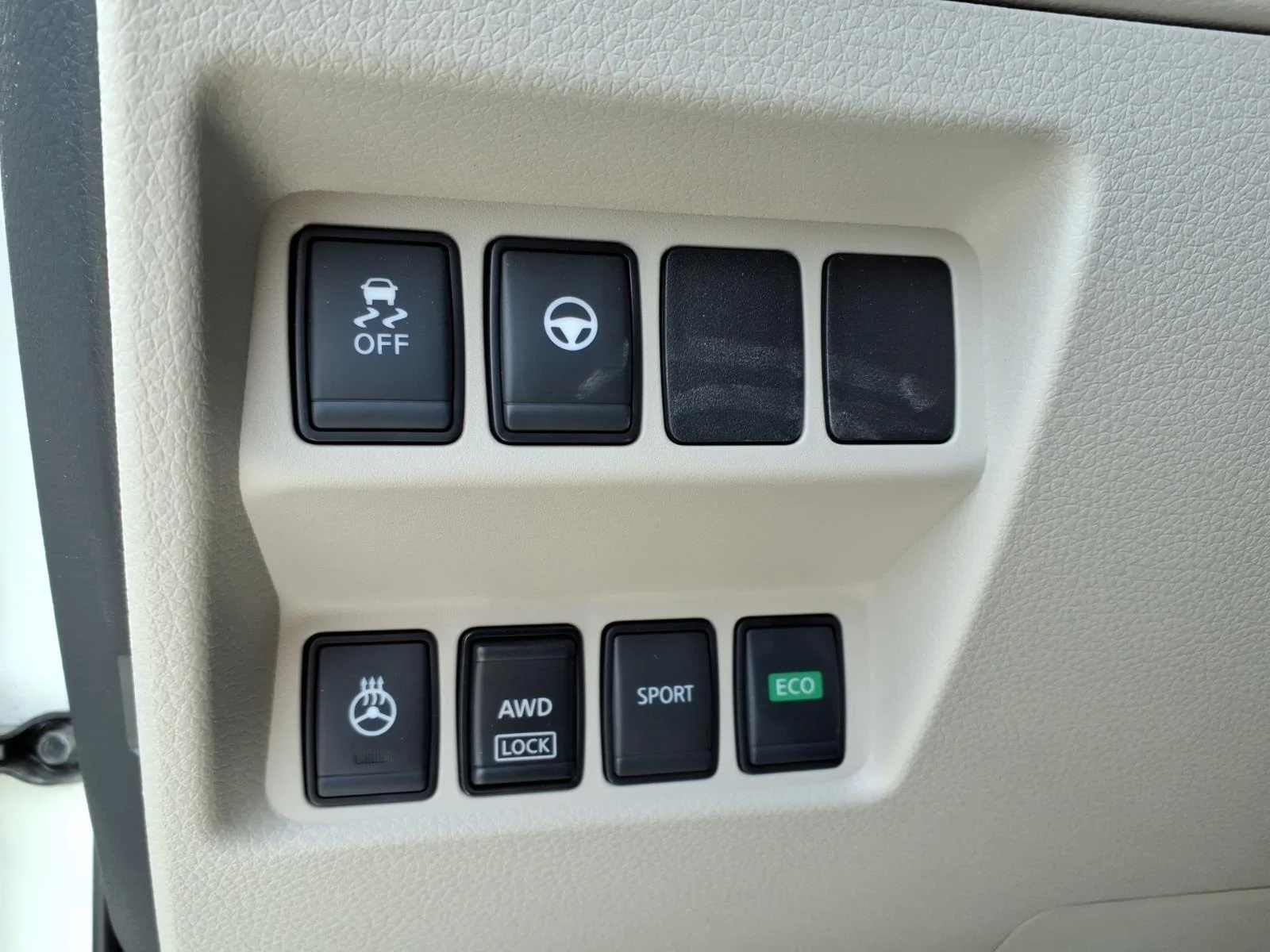 Used 2022 Pearl White Tricoat Nissan SL image 9