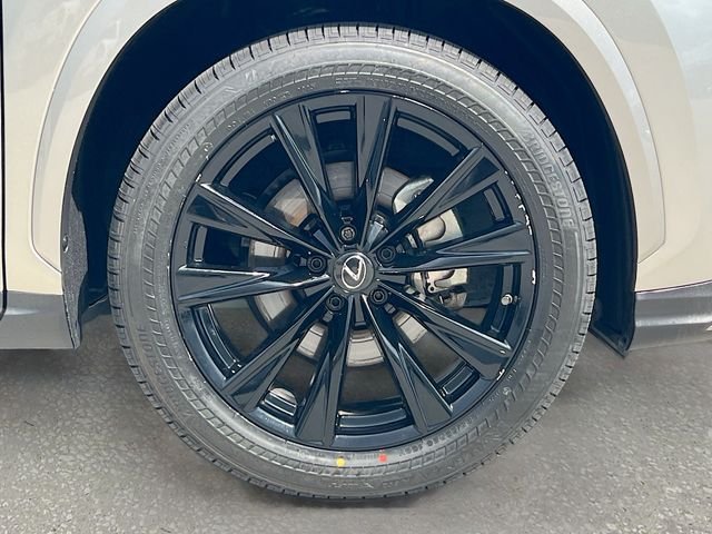 Used 2023 Silver Lexus 350 F SPORT Handling image 34