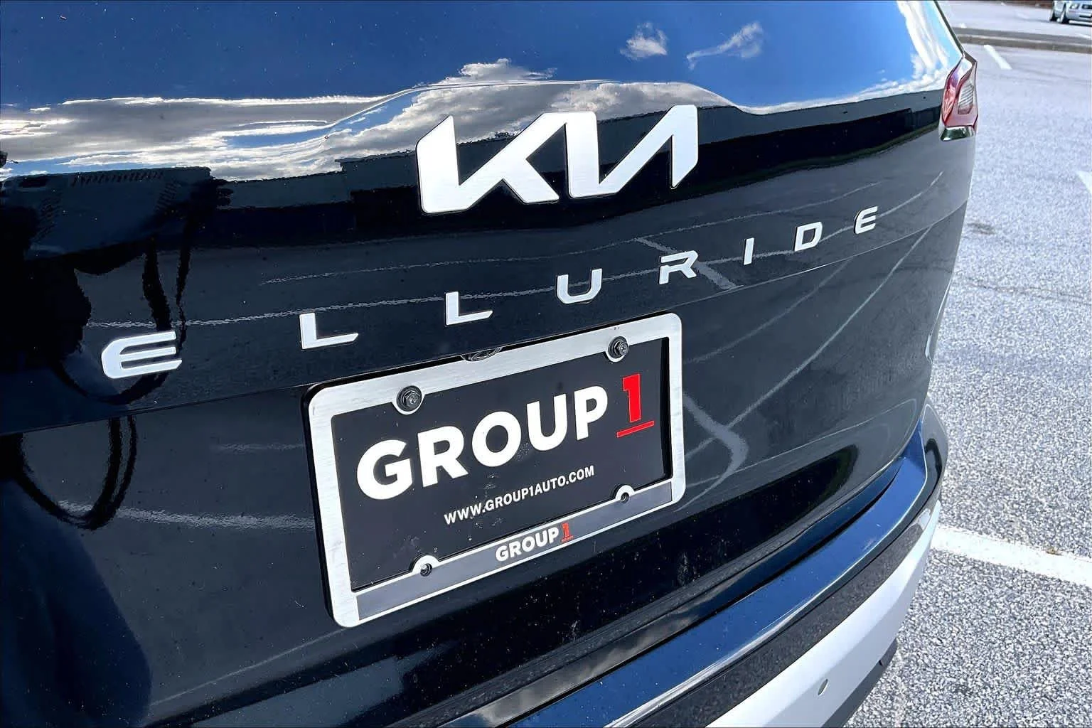 Used 2024 Ebony Black Kia S image 10