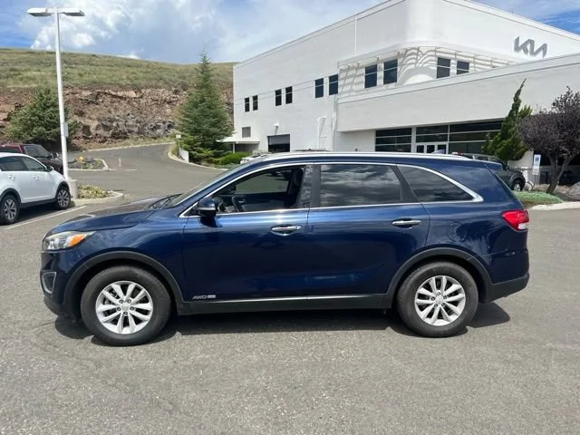 Used 2018 Blaze Blue Kia LX V6 image 12