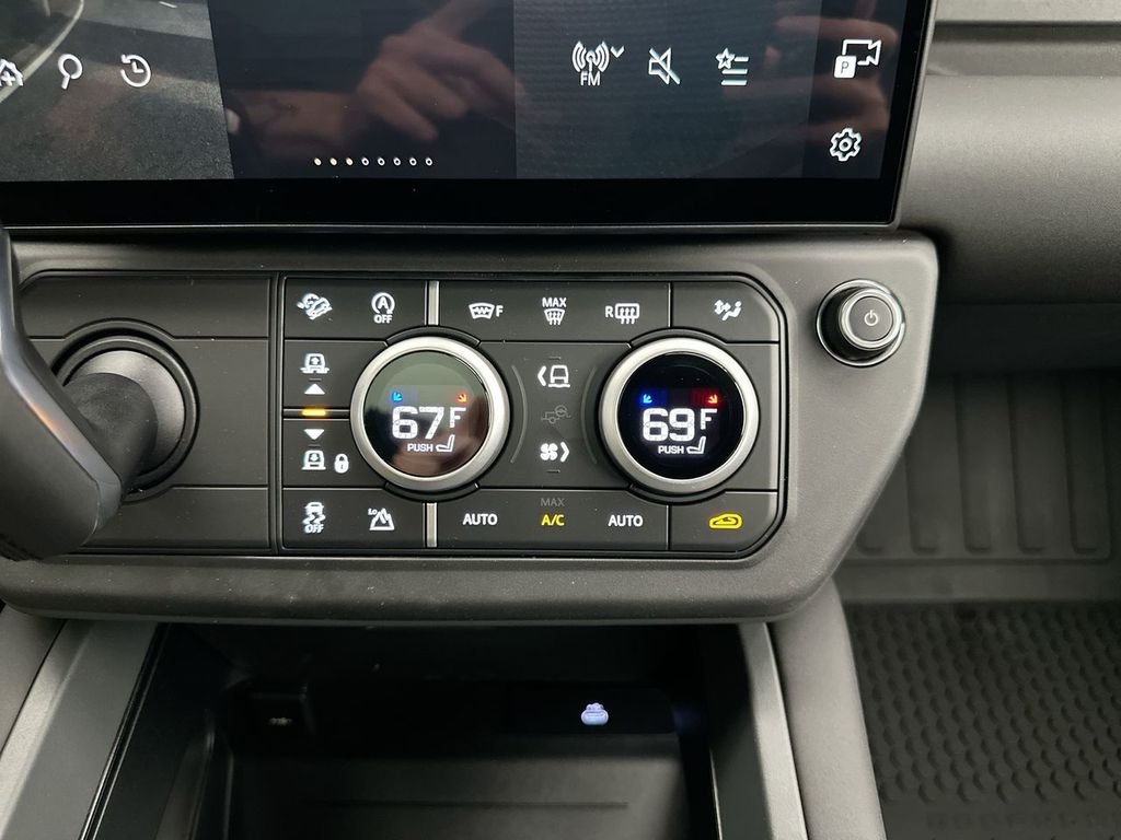 New 2026 Fuji White Land Rover S image 13