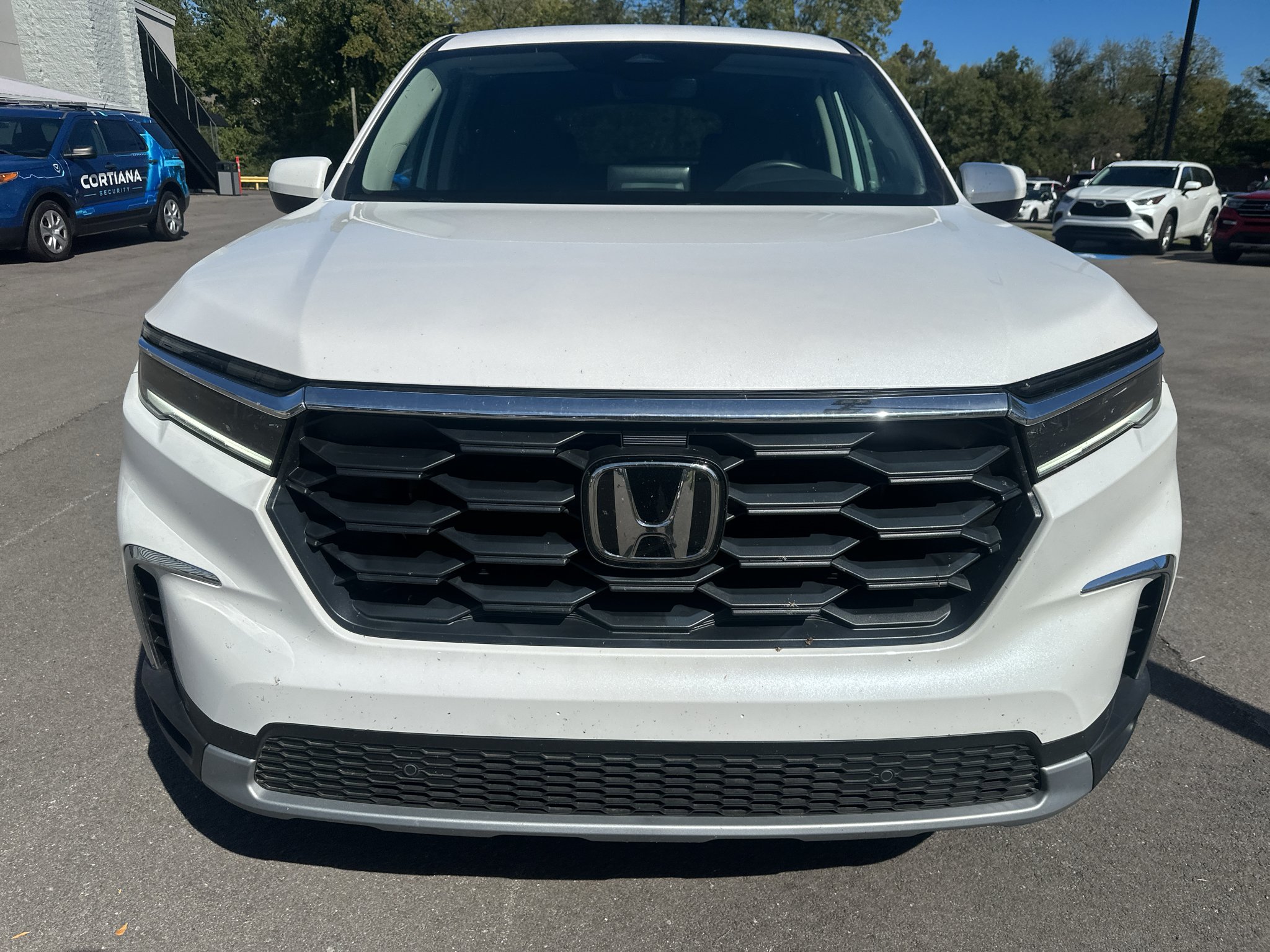 Used 2025 White Honda EX-L image 2