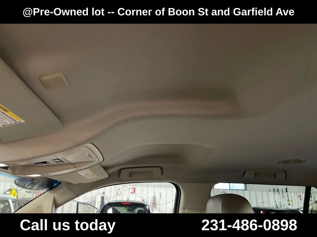 Used 2015 Silver GMC SLT image 13