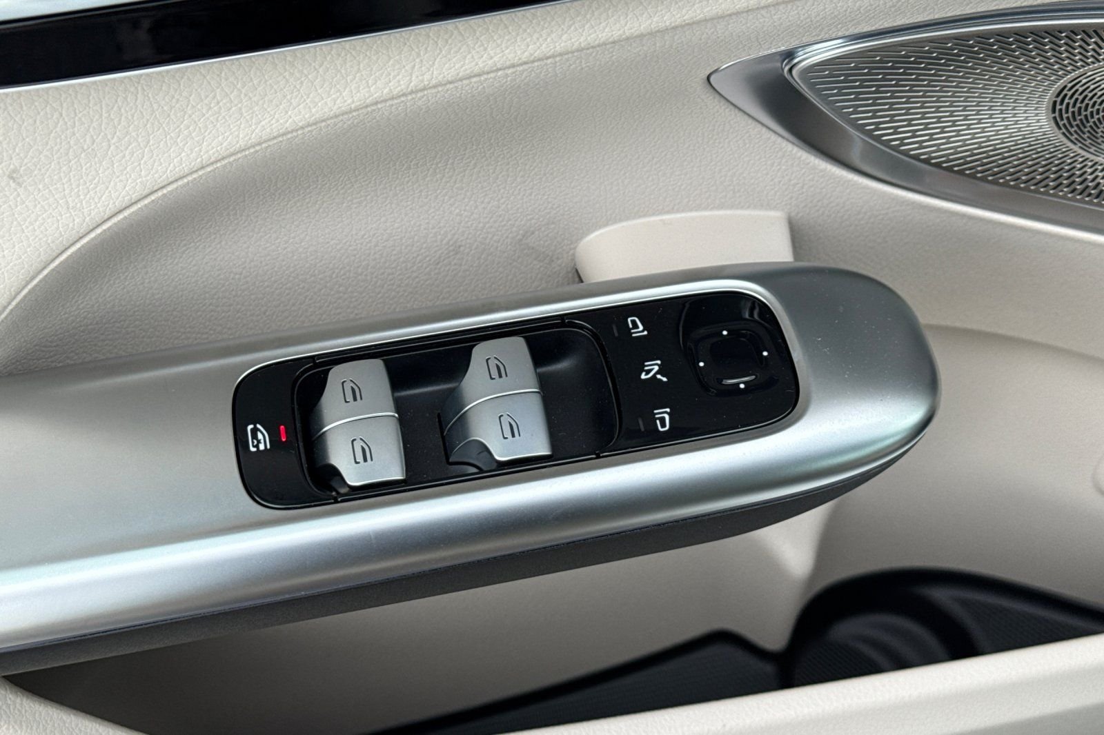 New 2026 Polar White Mercedes-Benz C 300 image 26