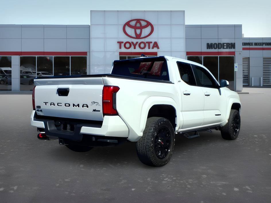 Used 2025 Ice Cap Toyota SR5 image 5
