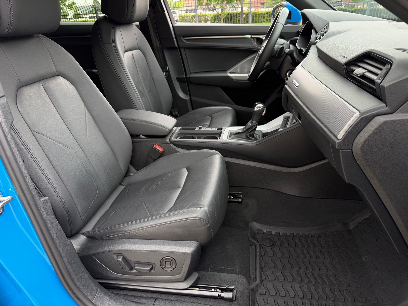 Used 2022 Blue Audi  image 20
