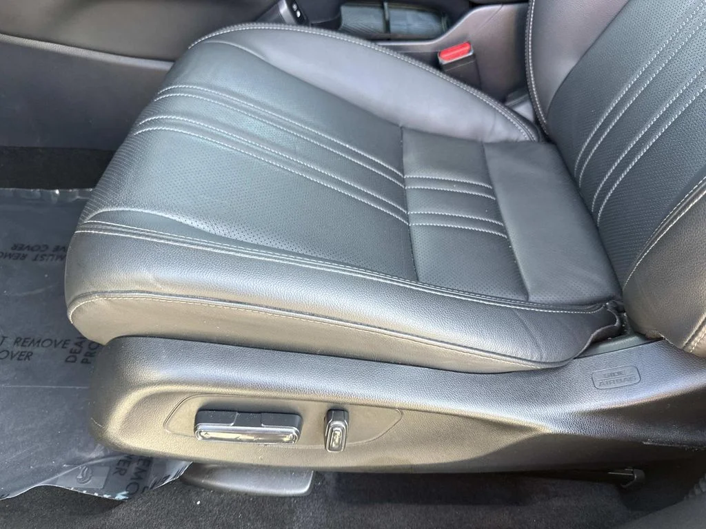 Used 2025  Honda EX-L image 25
