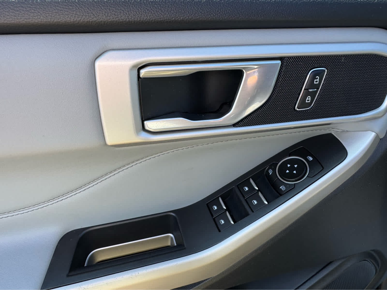 Used 2023 Agate Black Ford XLT image 15