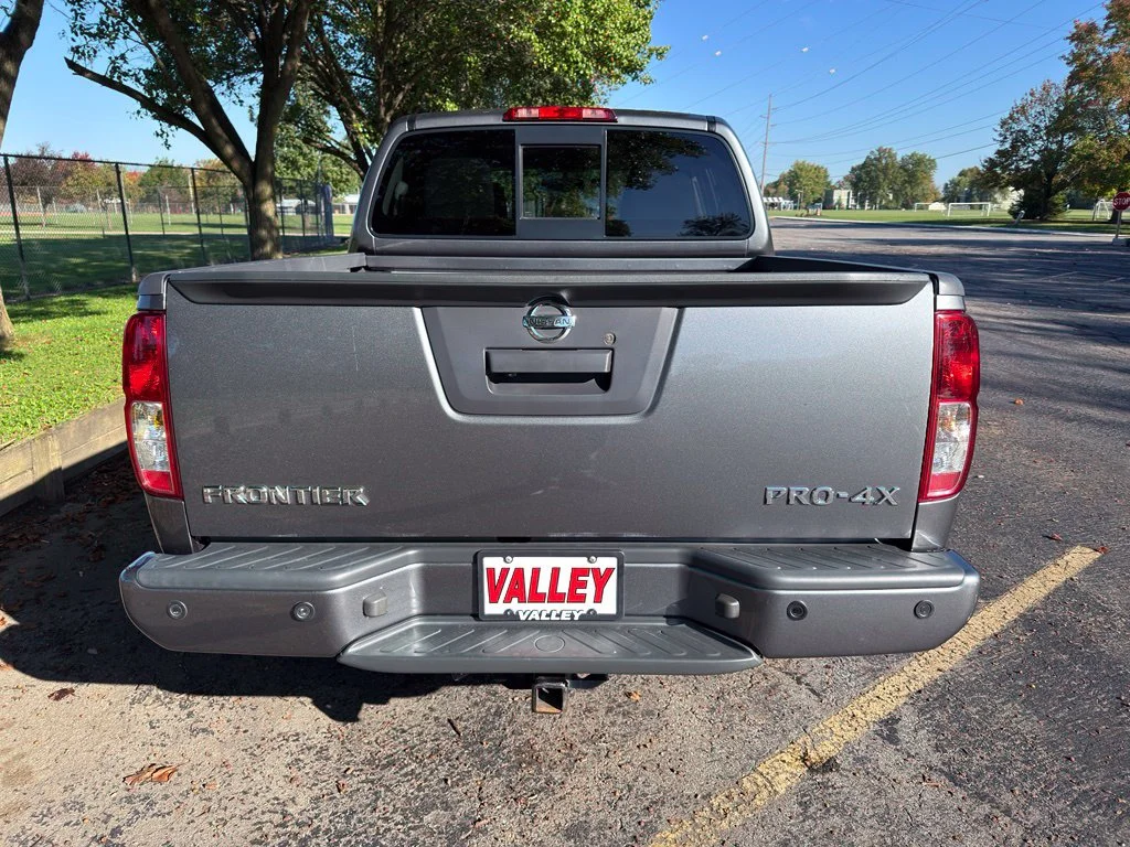 Used 2018 Gray Nissan PRO-4X image 13