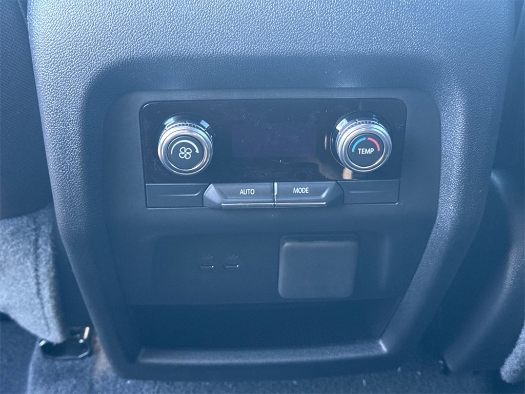 2026 GMC ACADIA - Image 29