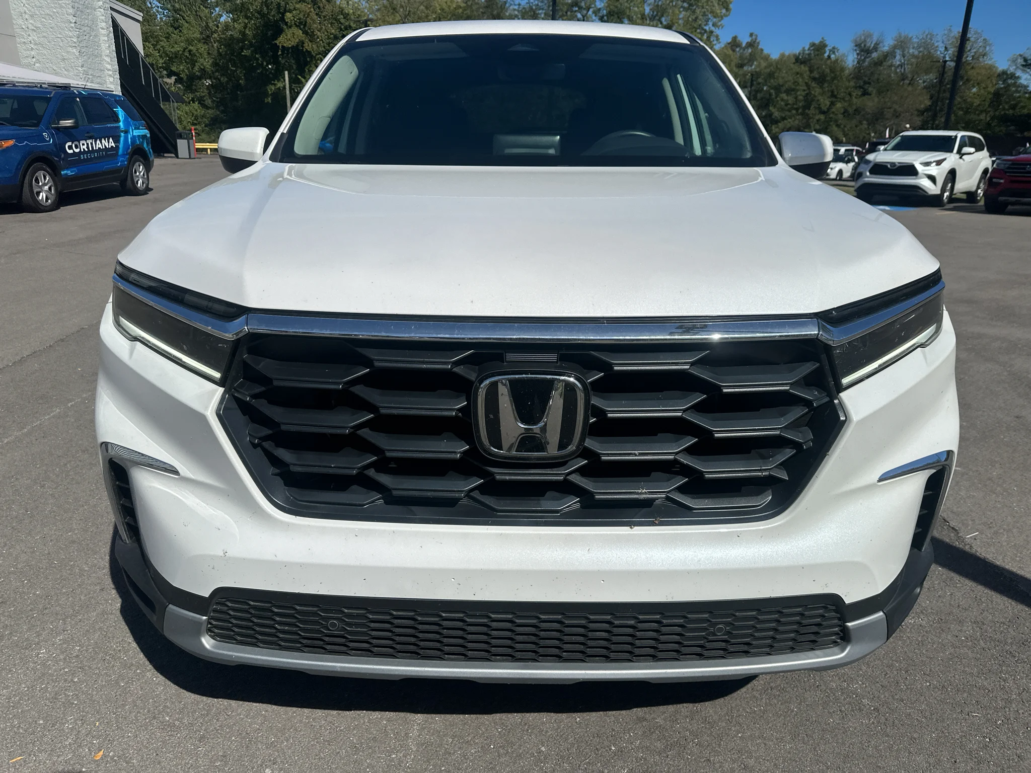 Used 2025 White Honda EX-L image 2