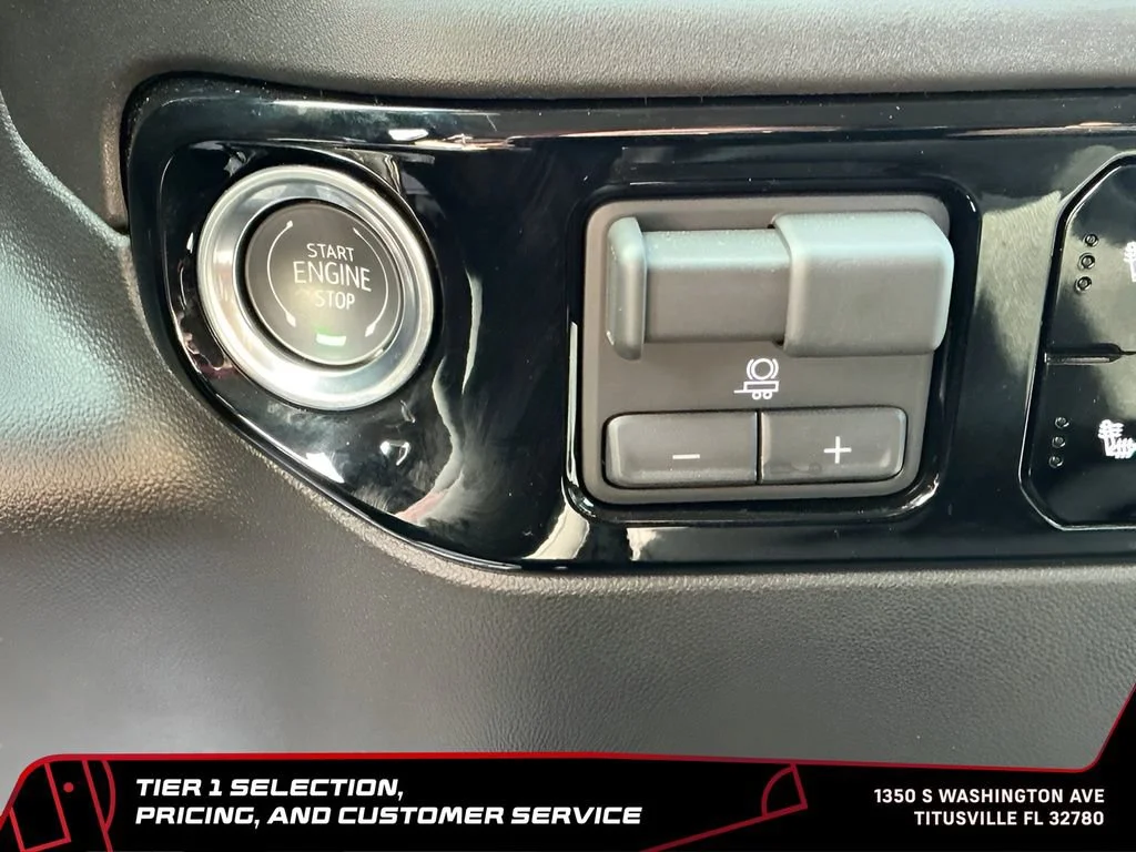 New 2026 Sterling Metallic GMC Elevation image 31